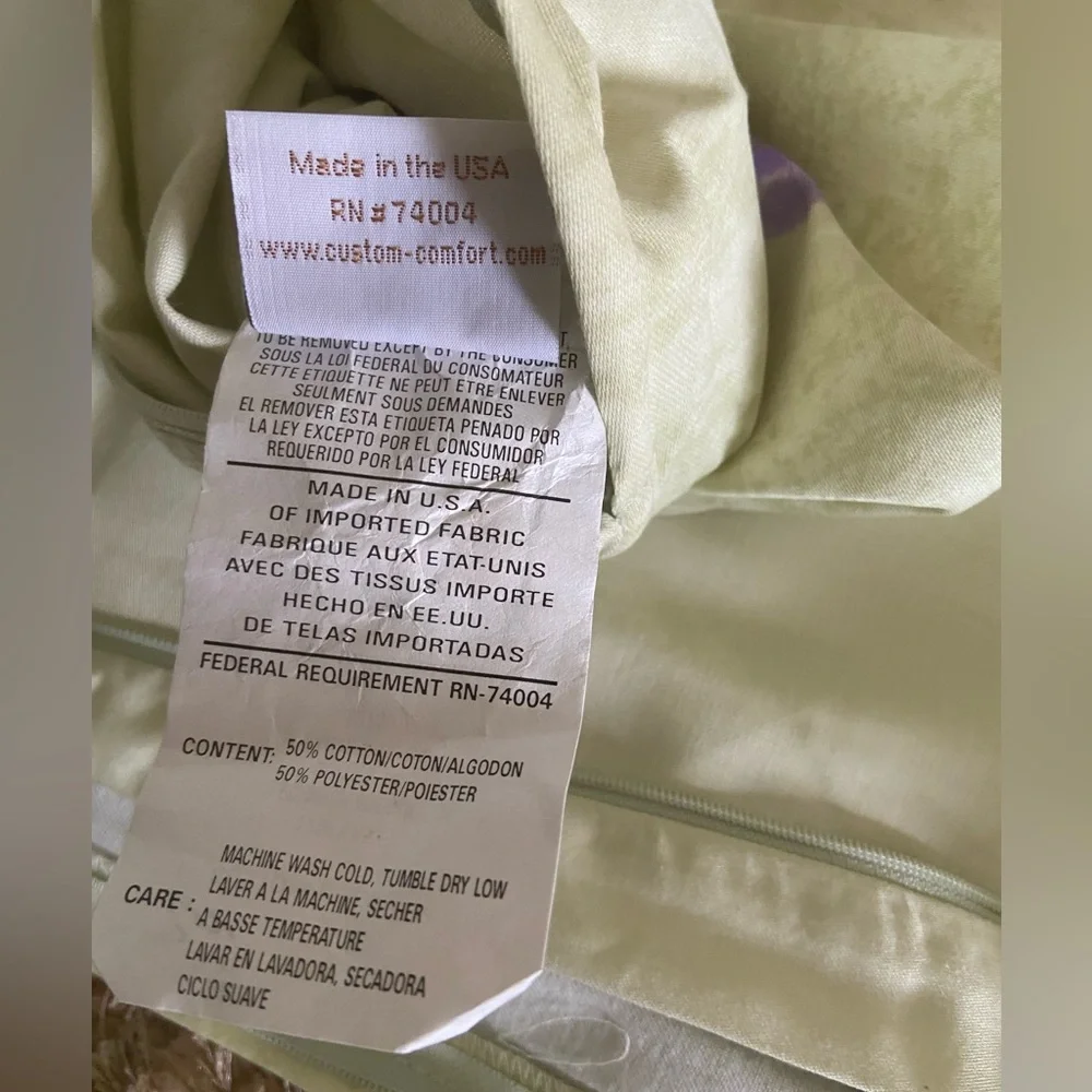 100% Pure brand queen duvet cover. Lime green with purple accents.